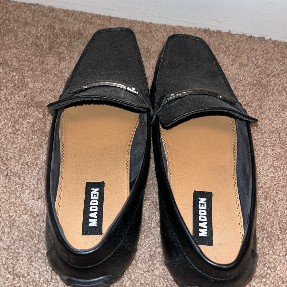 Dress shoes